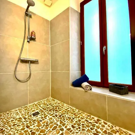 Parenthese A Deux - T2 Cosy & Calme - Patio - Terrasse - Climatise - Proche De La Cite Medievale Daire Carcassonne