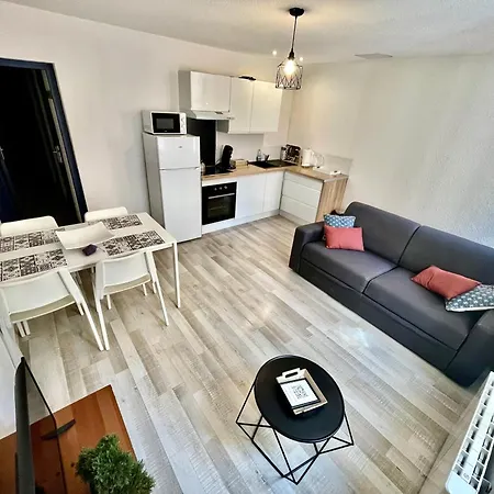 Le Patio Des Capucins - Terrasse Privee & Climatisee - 10min De La Cite Medievale Apartment Carcassonne