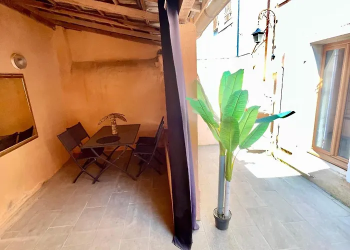 Le Patio Des Capucins - Terrasse Privee & Climatisee - 10min De La Cite Medievale Apartman